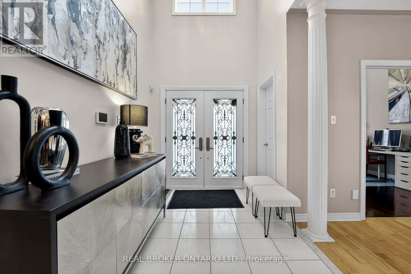 39 PINEBROOK CIRCLE — Caledon, Ontario - Photo 2 of 50