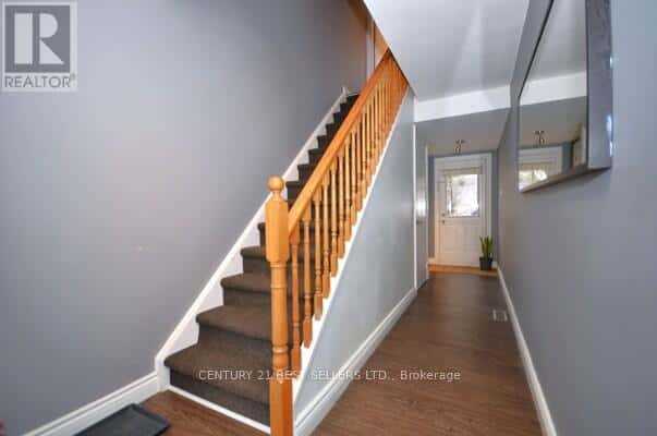 100 - 107 BRISTOL ROAD E — Mississauga (Hurontario), Ontario - Photo 3 of 30