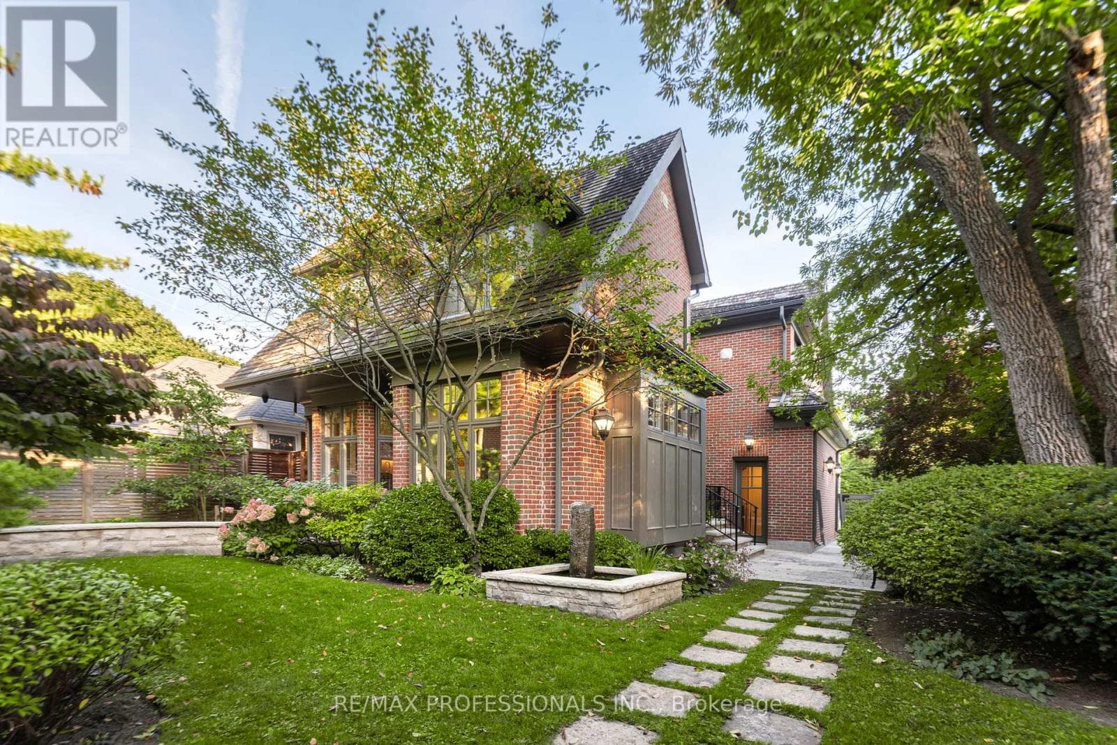 80 KINGSWAY CRESCENT — Toronto (Kingsway South), Ontario - Main photo