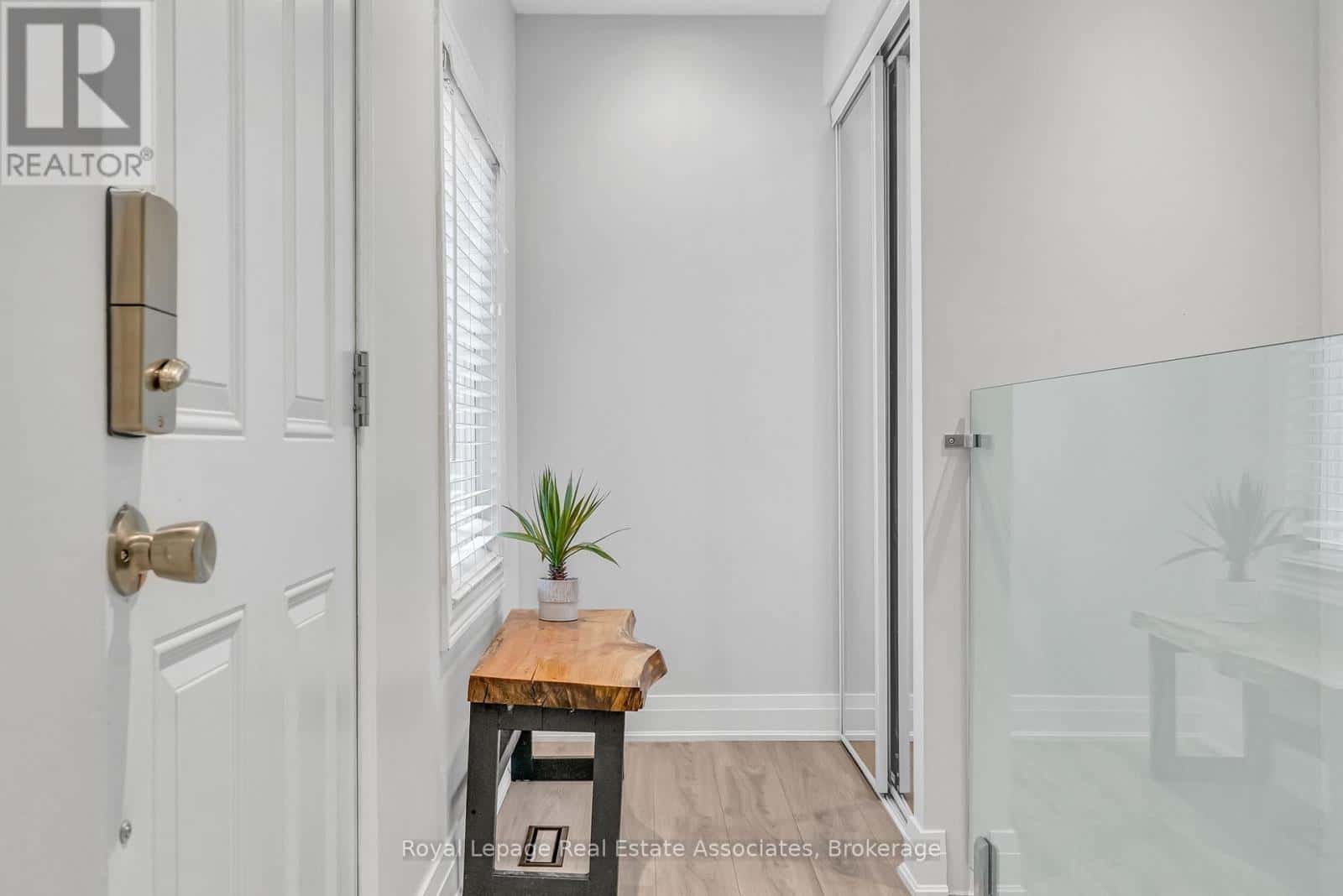 1034 MEREDITH AVENUE — Mississauga (Lakeview), Ontario - Photo 3 of 39