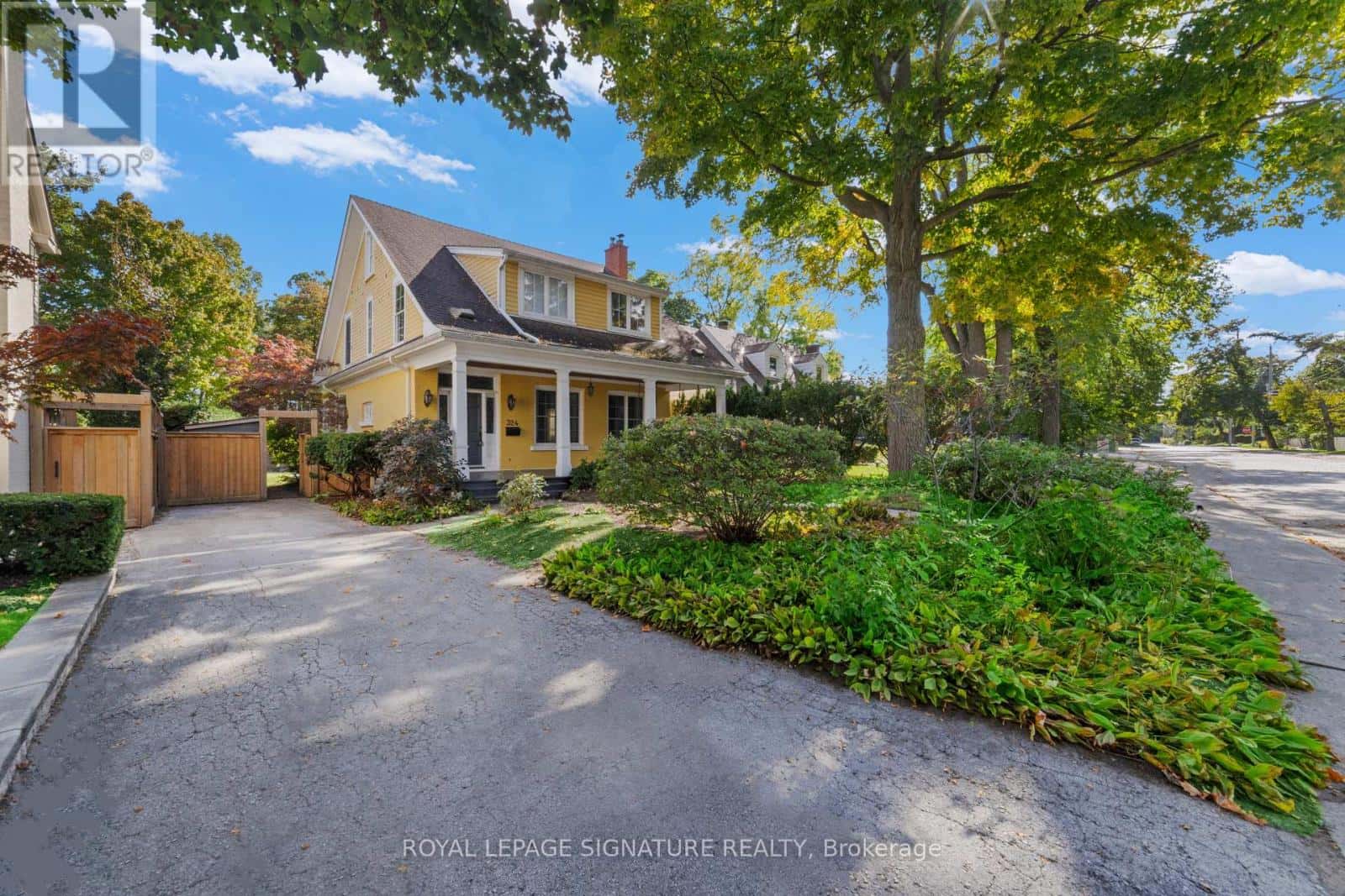 324 SPRUCE STREET — Oakville (OO Old Oakville), Ontario - Photo 4 of 12