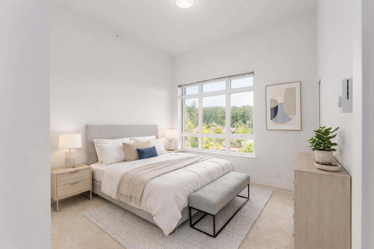 410 13919 FRASER HIGHWAY — Surrey, British Columbia - Photo 3 of 32