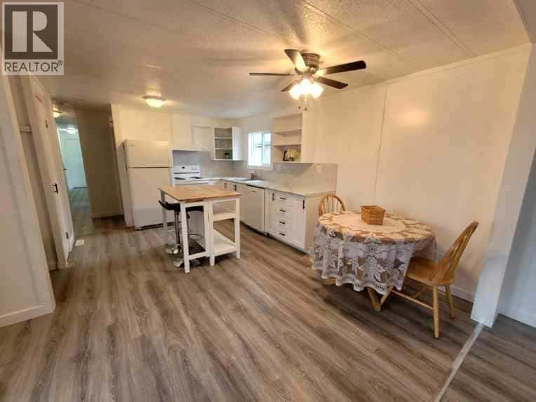 Unit 27, 4402 48 Avenue — Sylvan Lake, Alberta - Photo 4 of 19