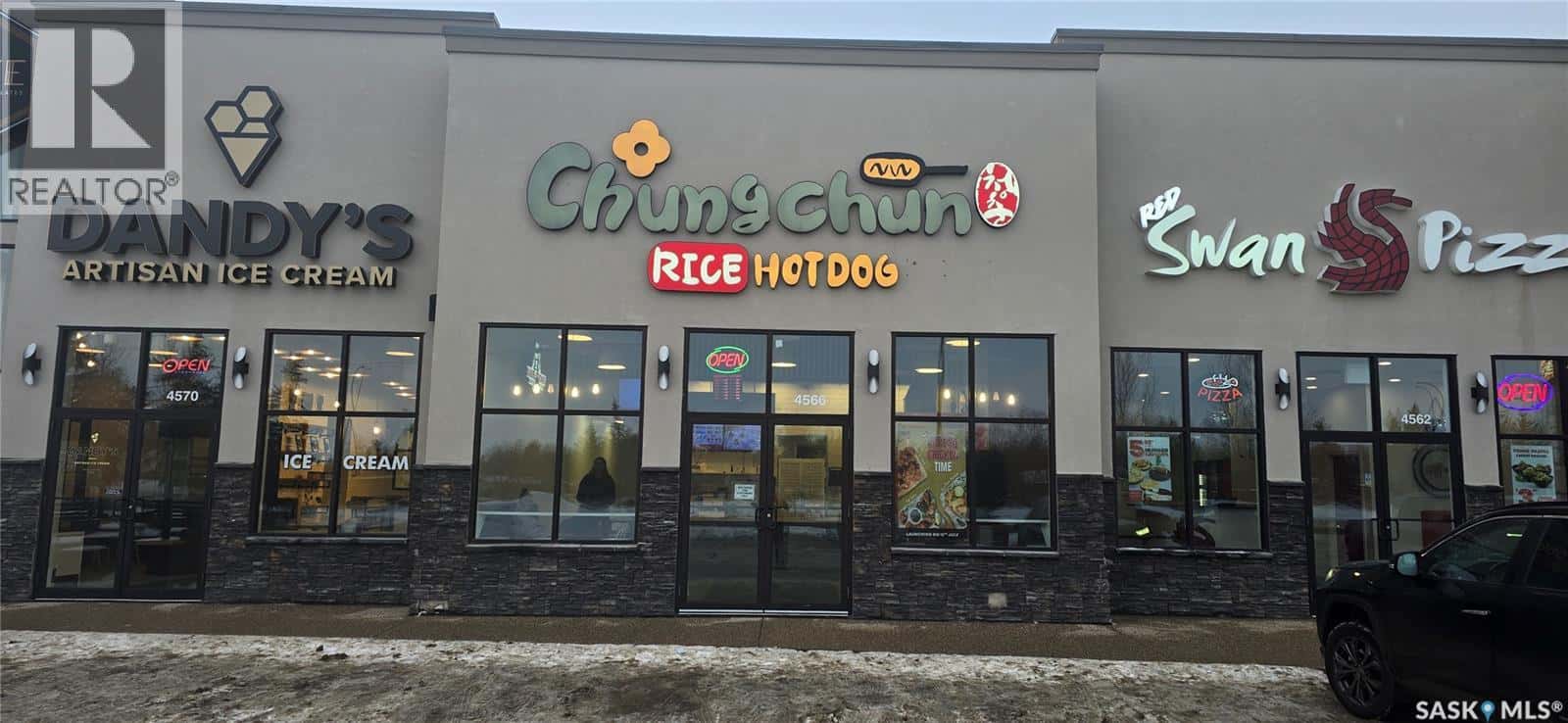 4566 ALBERT STREET — Regina, Saskatchewan - Photo 2 of 15