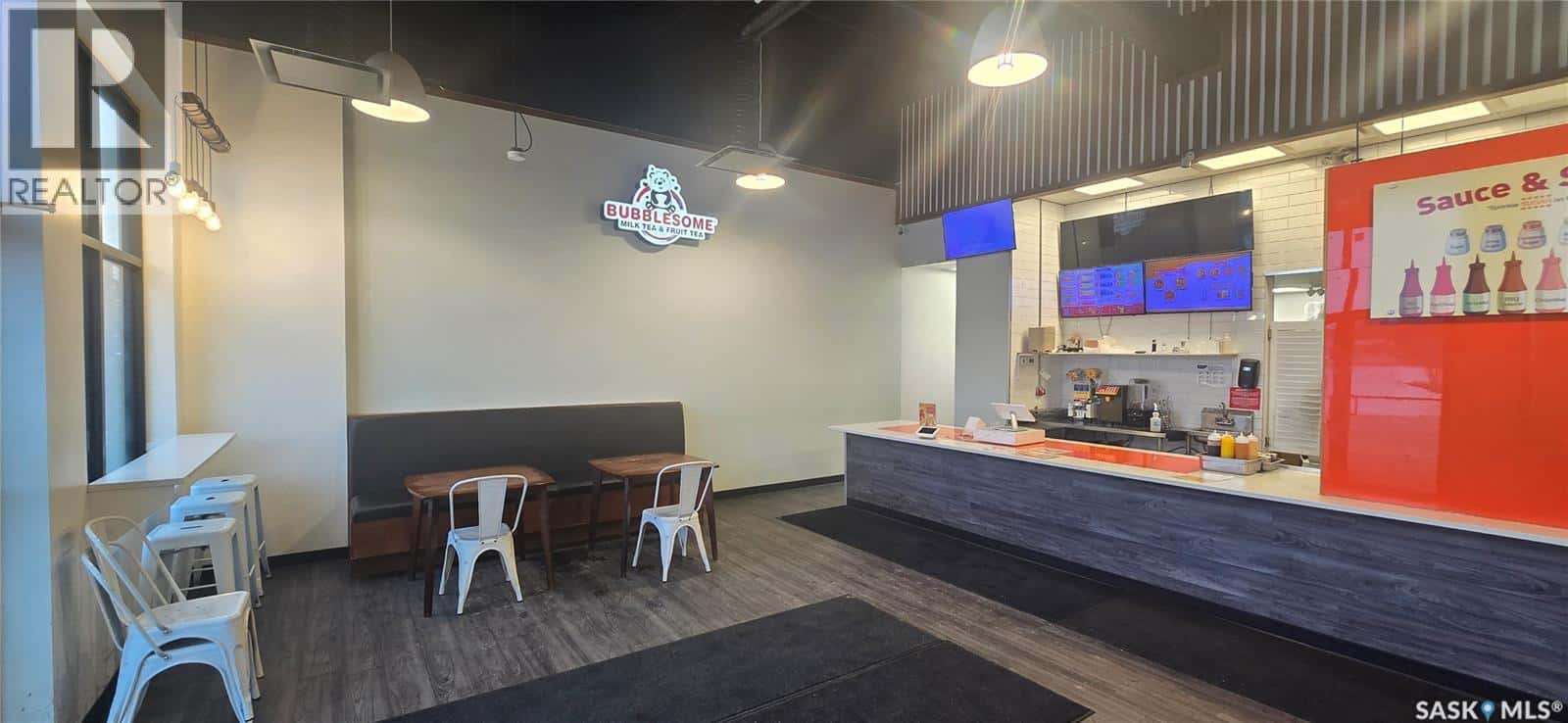 4566 ALBERT STREET — Regina, Saskatchewan - Photo 4 of 15