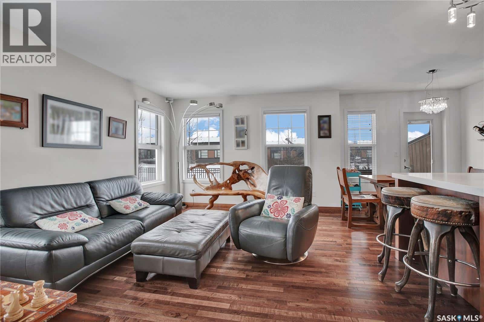 310 2007 Pohorecky CRESCENT — Saskatoon, Saskatchewan - Photo 3 of 31