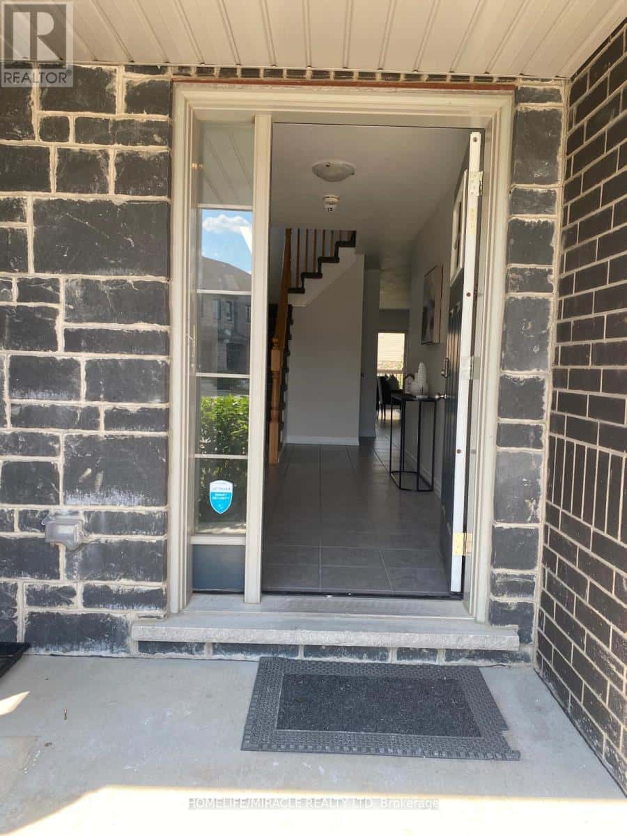 46 - 135 HARDCASTLE DRIVE — Cambridge, Ontario - Photo 2 of 50