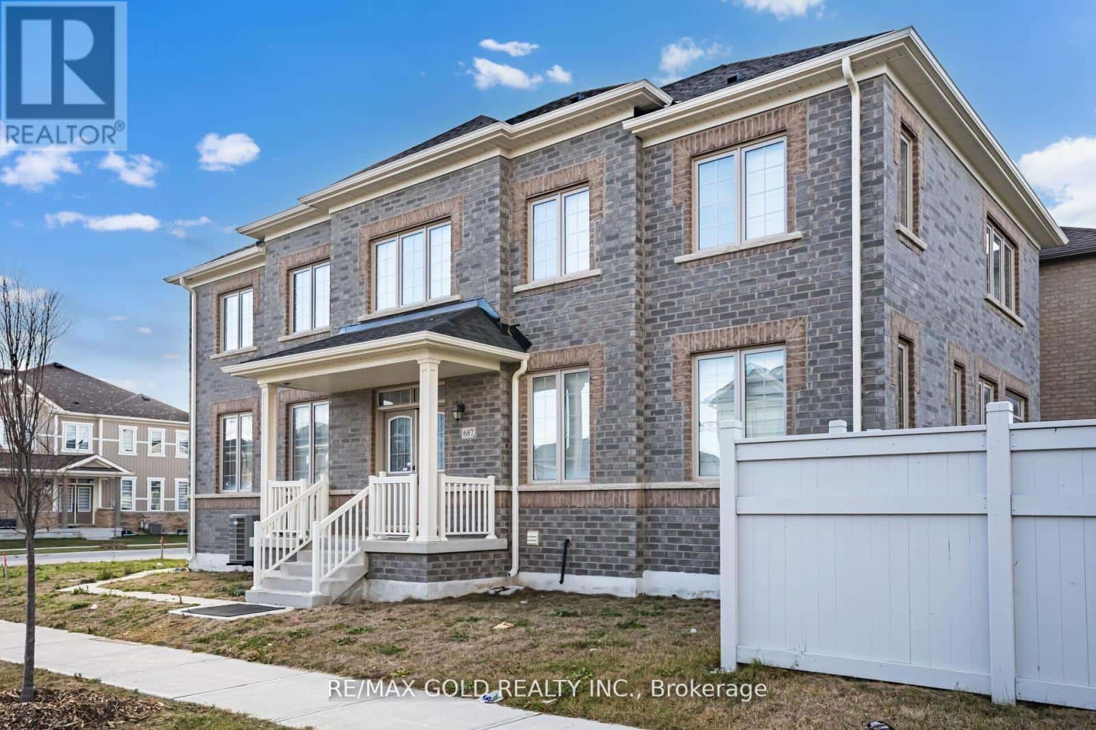 687 ANISHINAABE DRIVE — Shelburne, Ontario - Photo 4 of 49