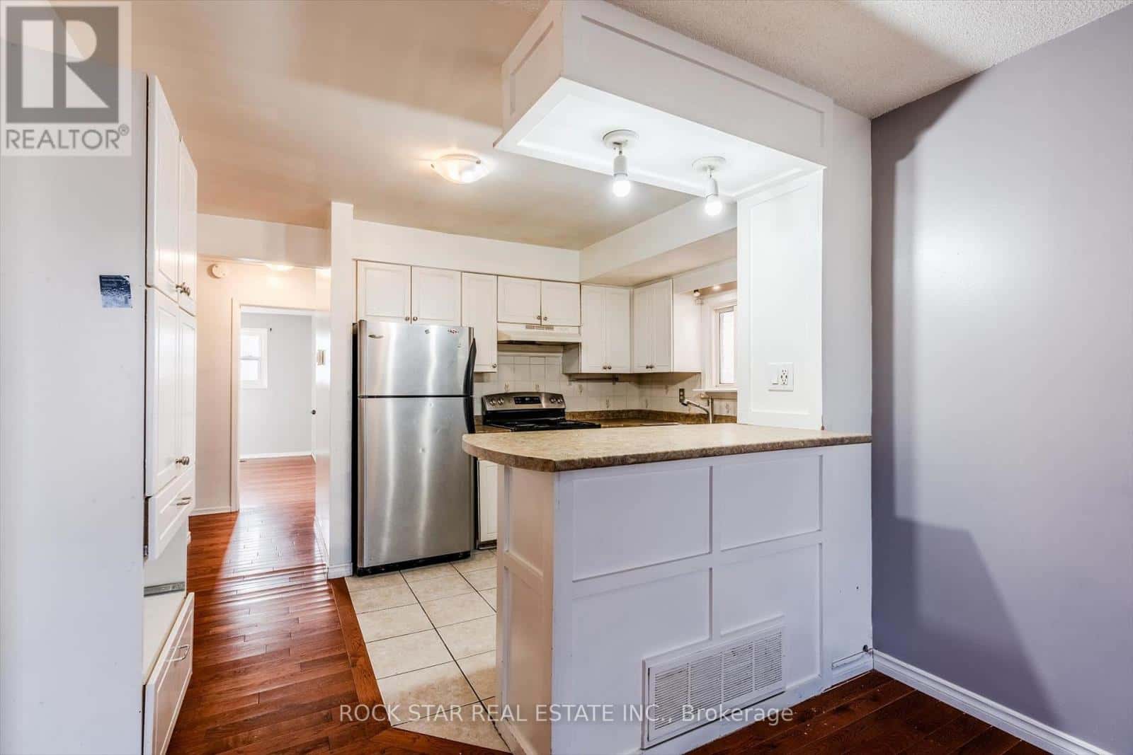 40 JAMIE ANN COURT — Hamilton (Trenholme), Ontario - Photo 4 of 33