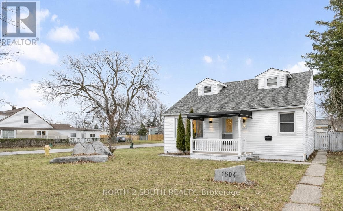 1604 BUCKINGHAM DRIVE — Windsor, Ontario - Main photo