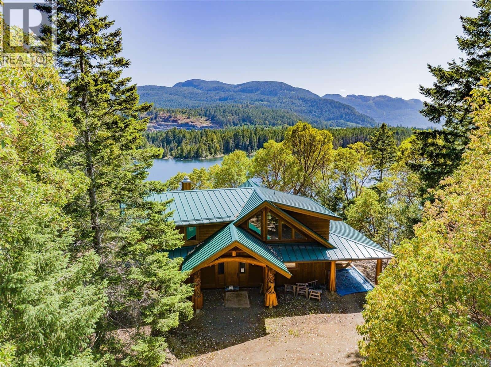 1100 Keith Rd — Qualicum Beach, British Columbia - Photo 4 of 92