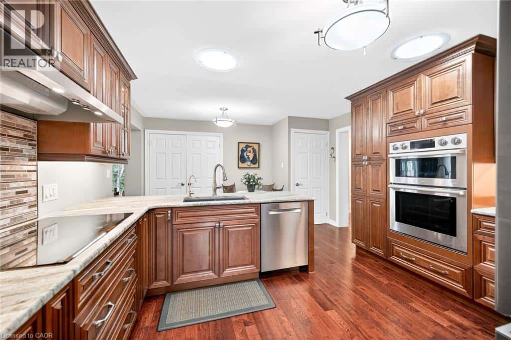 110 KILROOT Place — Freelton, Ontario - Photo 3 of 50