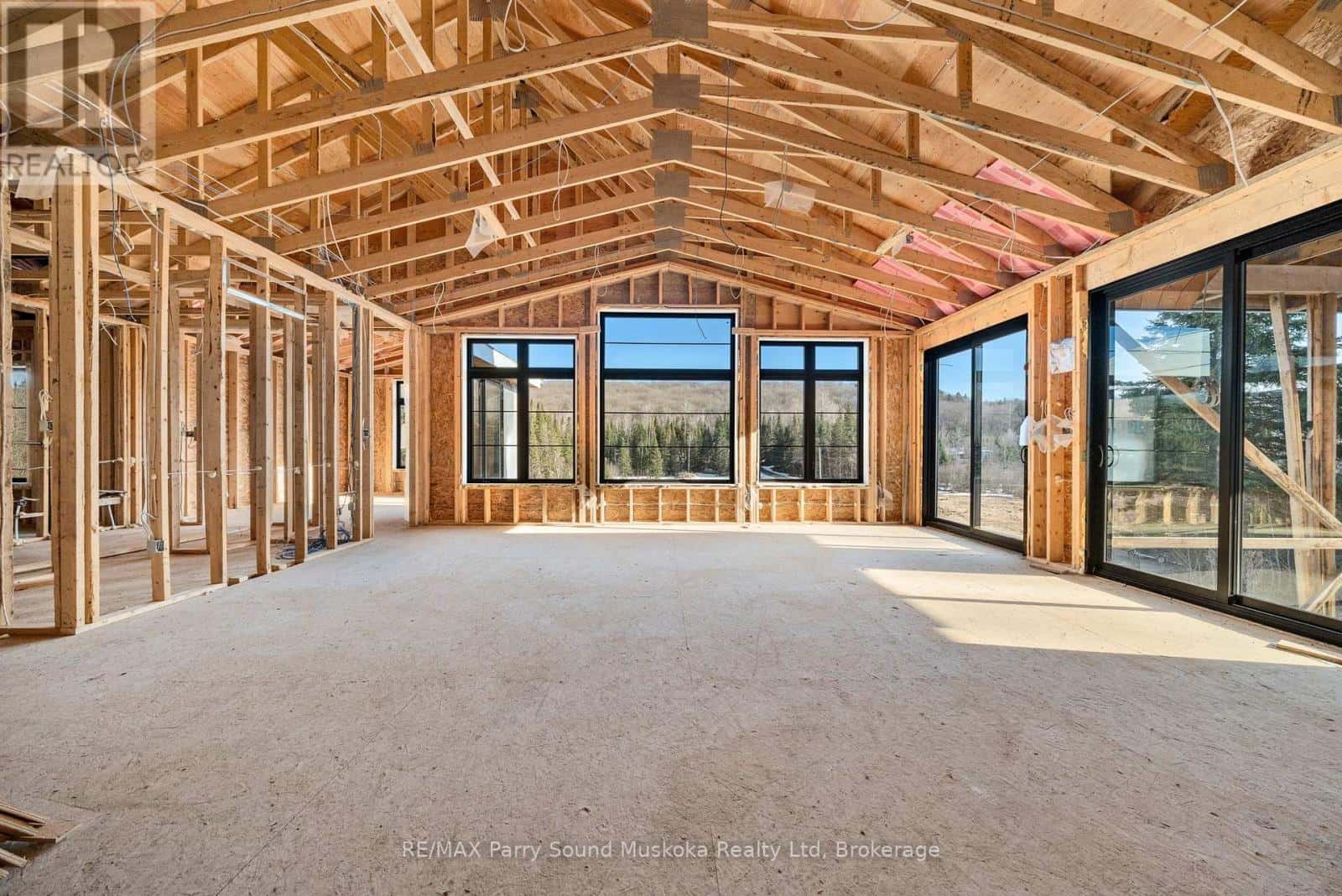 556 HIGHWAY 518 W — Perry, Ontario - Photo 5 of 32