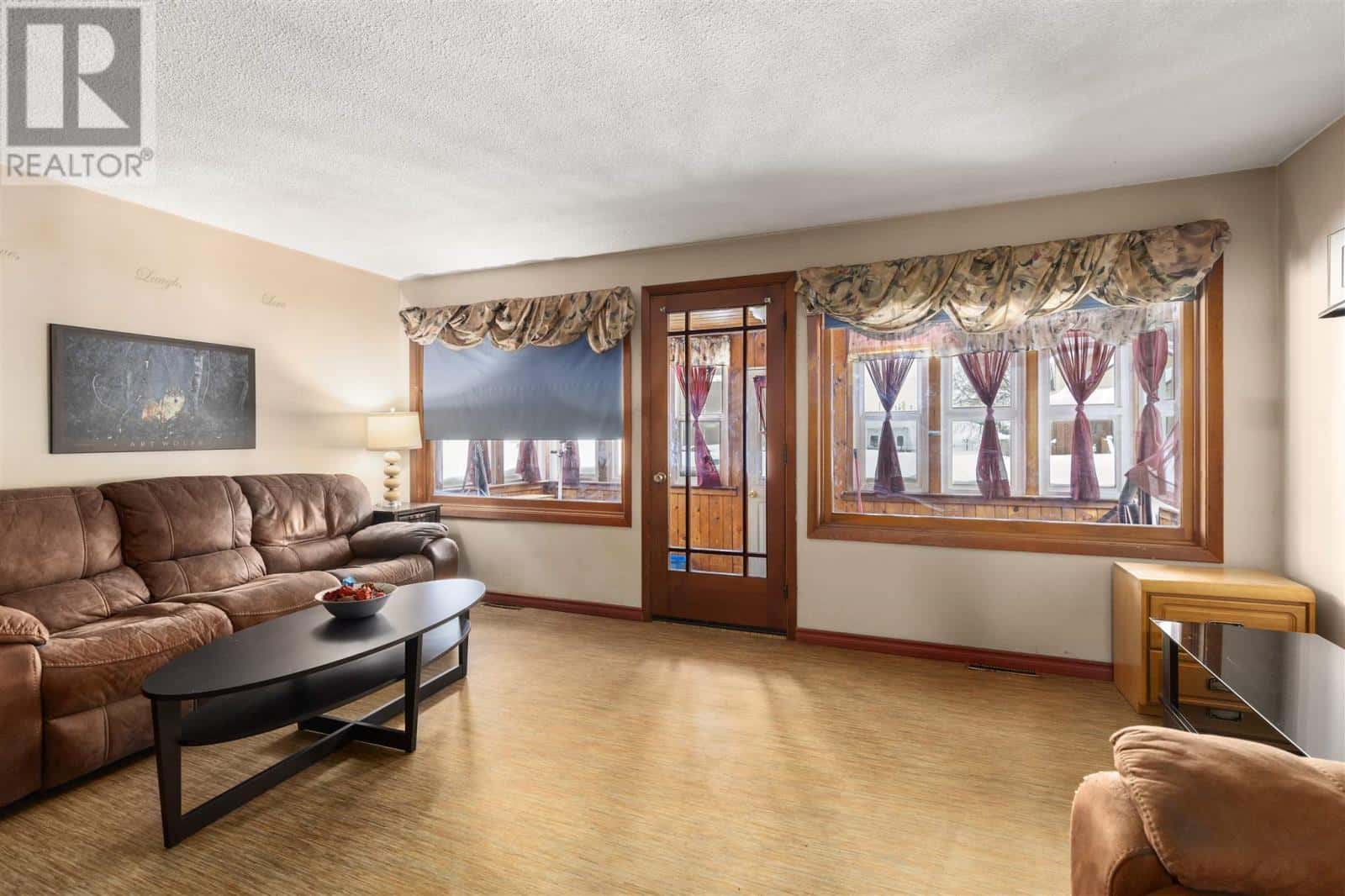 92 Wallace TER — Sault Ste. Marie, Ontario - Photo 4 of 22