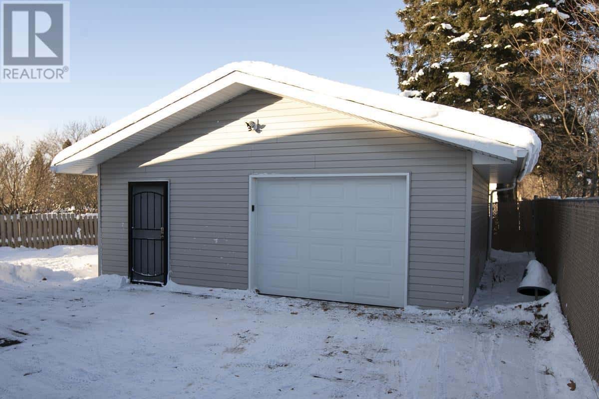 481 Lake ST — Sault Ste. Marie, Ontario - Photo 4 of 50