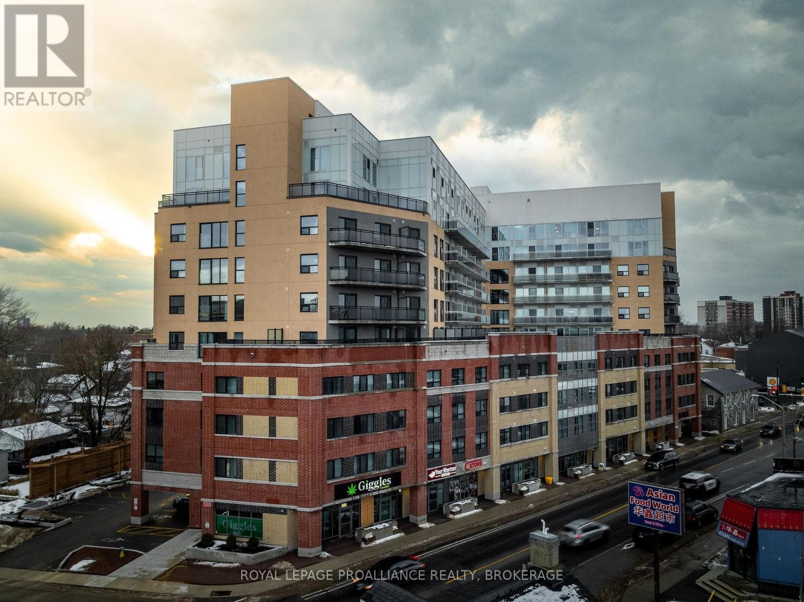 224 - 652 PRINCESS STREET — Kingston (Central City East), Ontario - Main photo