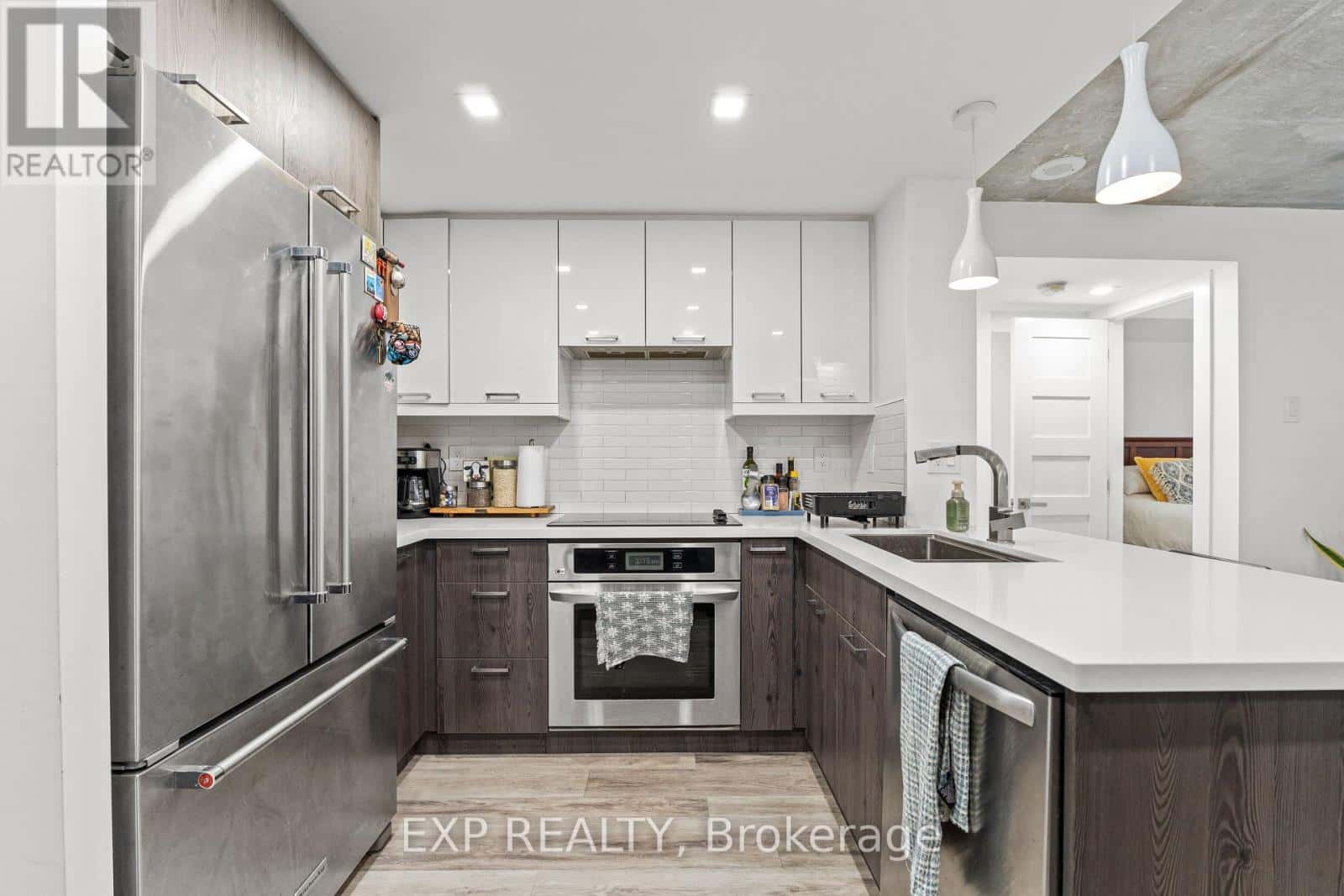 1603 - 705 KING STREET W — Toronto (Niagara), Ontario - Photo 2 of 33