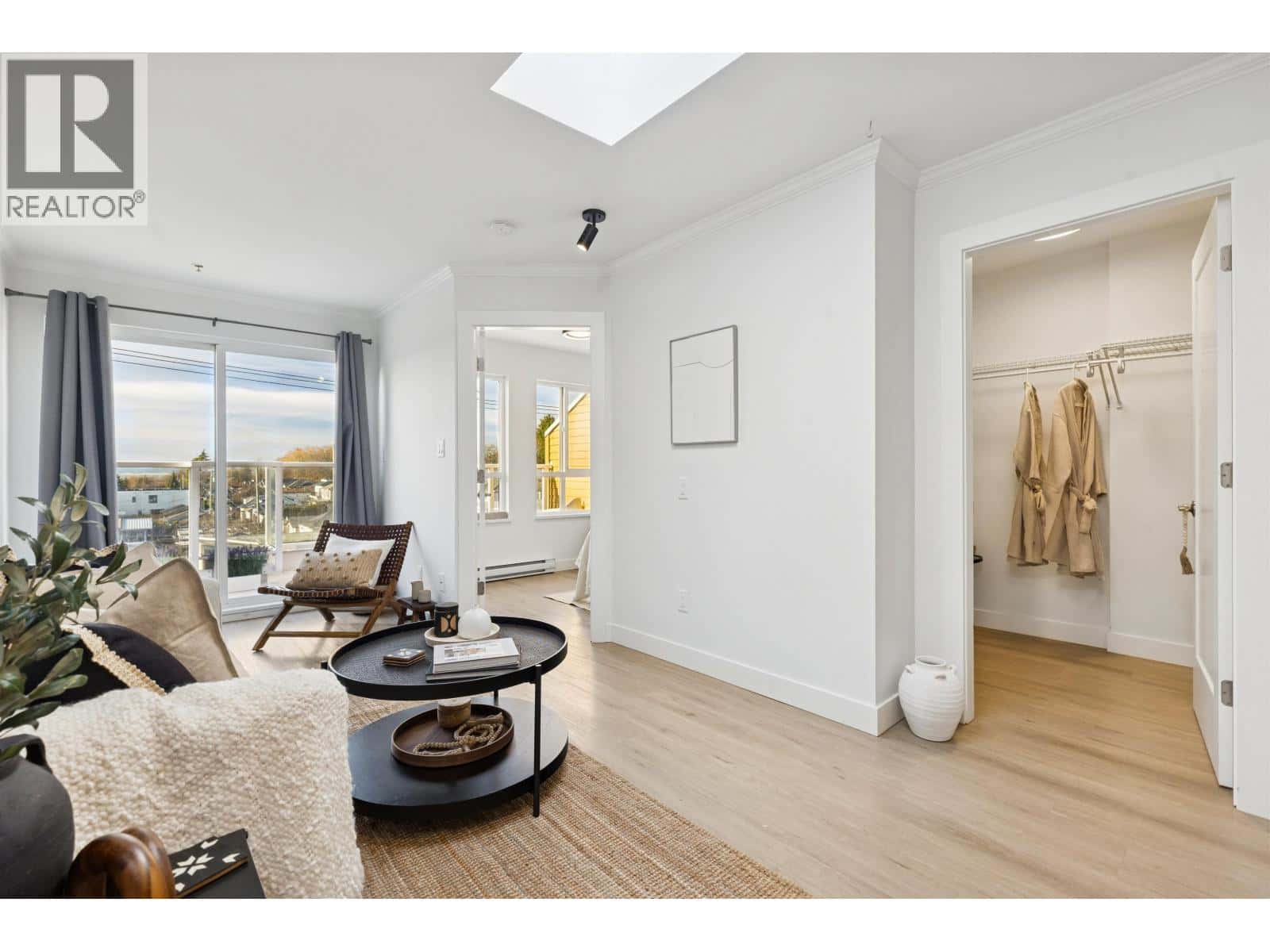 PH5 1503 W 66TH AVENUE — Vancouver, British Columbia - Photo 2 of 18