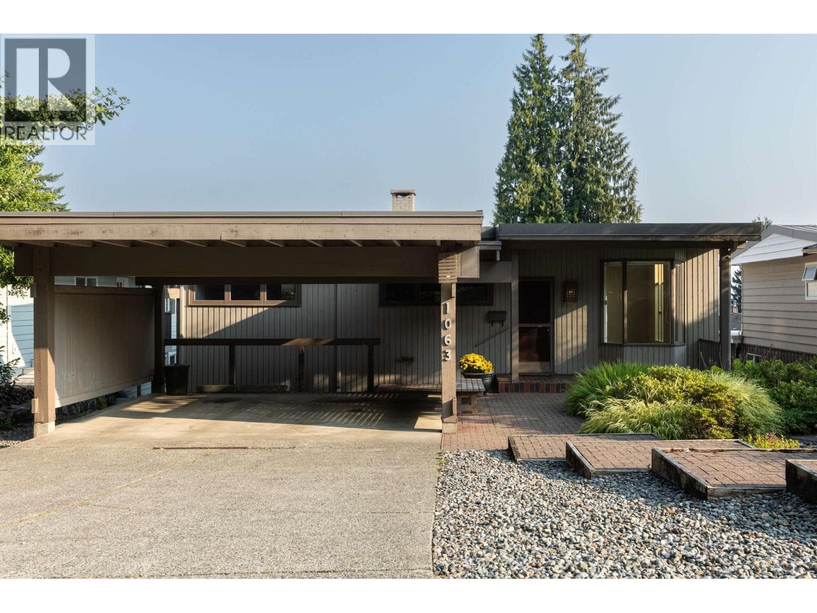 1063 WHITCHURCH STREET — North Vancouver, British Columbia - Main photo