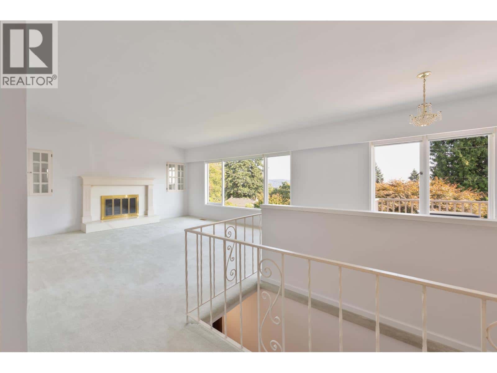 1063 WHITCHURCH STREET — North Vancouver, British Columbia - Photo 2 of 40