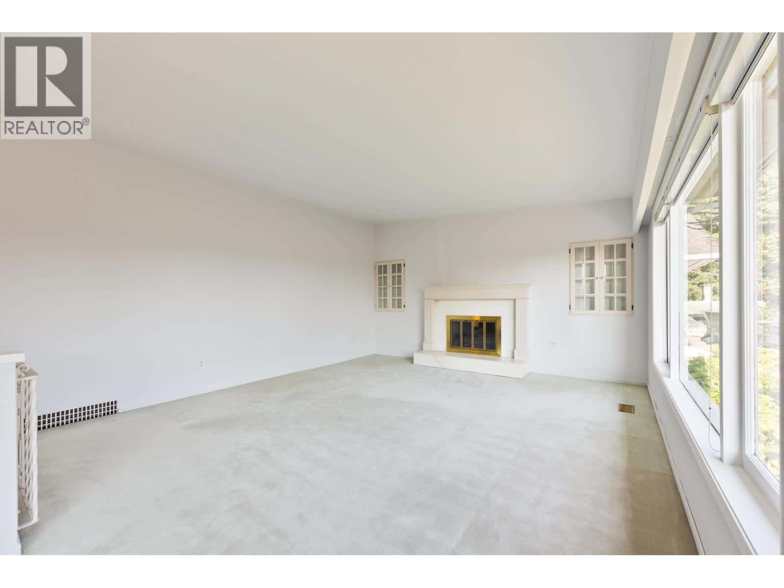 1063 WHITCHURCH STREET — North Vancouver, British Columbia - Photo 3 of 40