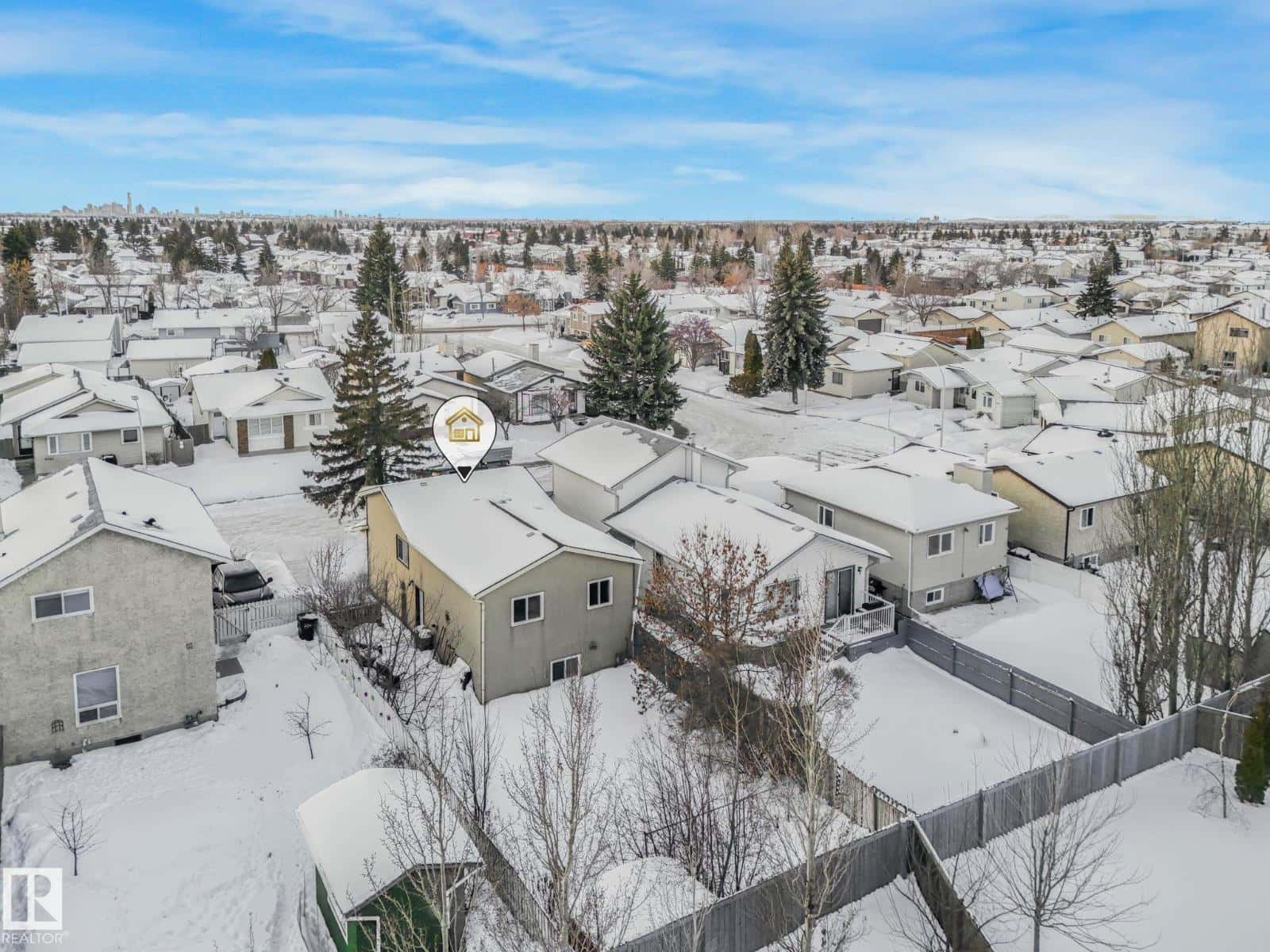 9142 180A AV NW — Edmonton, Alberta - Photo 4 of 55