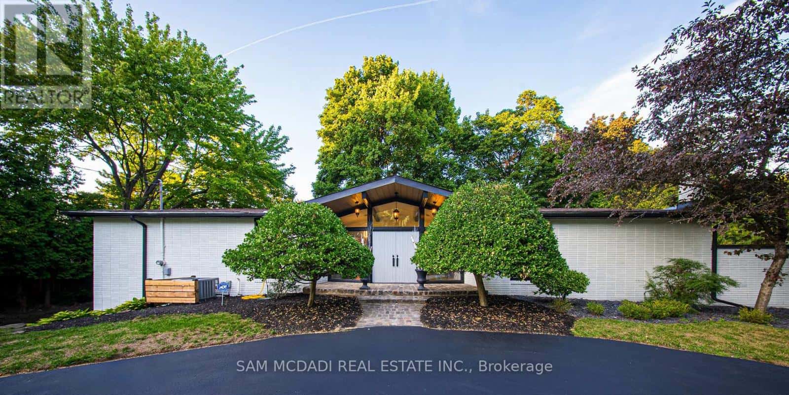 625 SIR RICHARD'S ROAD — Mississauga (Erindale), Ontario - Photo 2 of 41