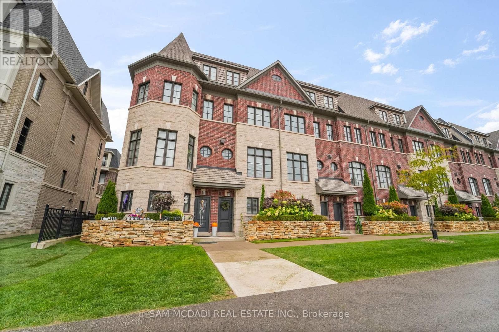 2 - 2160 TRAFALGAR ROAD — Oakville (RO River Oaks), Ontario - Main photo