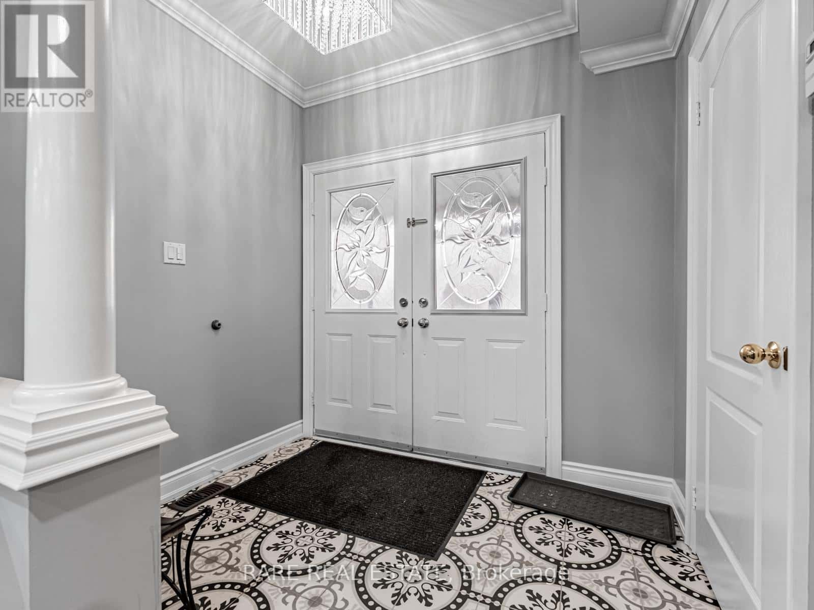 33 SOUTHBEND DRIVE — Brampton (Snelgrove), Ontario - Photo 5 of 40