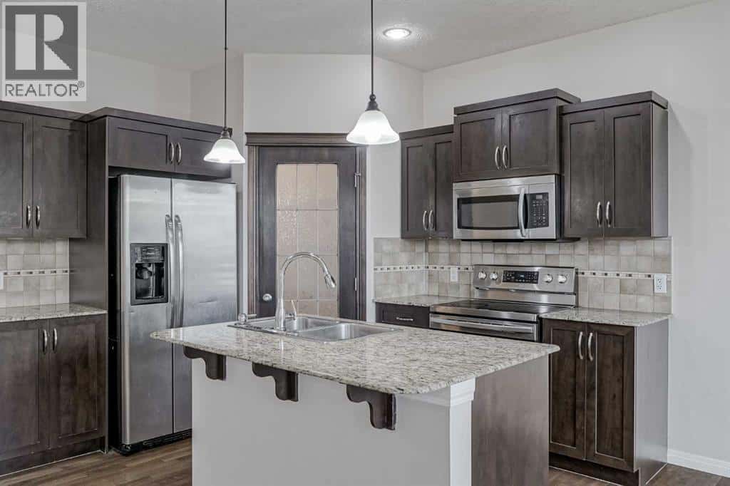 206 Pantego View NW — Calgary, Alberta - Photo 4 of 50