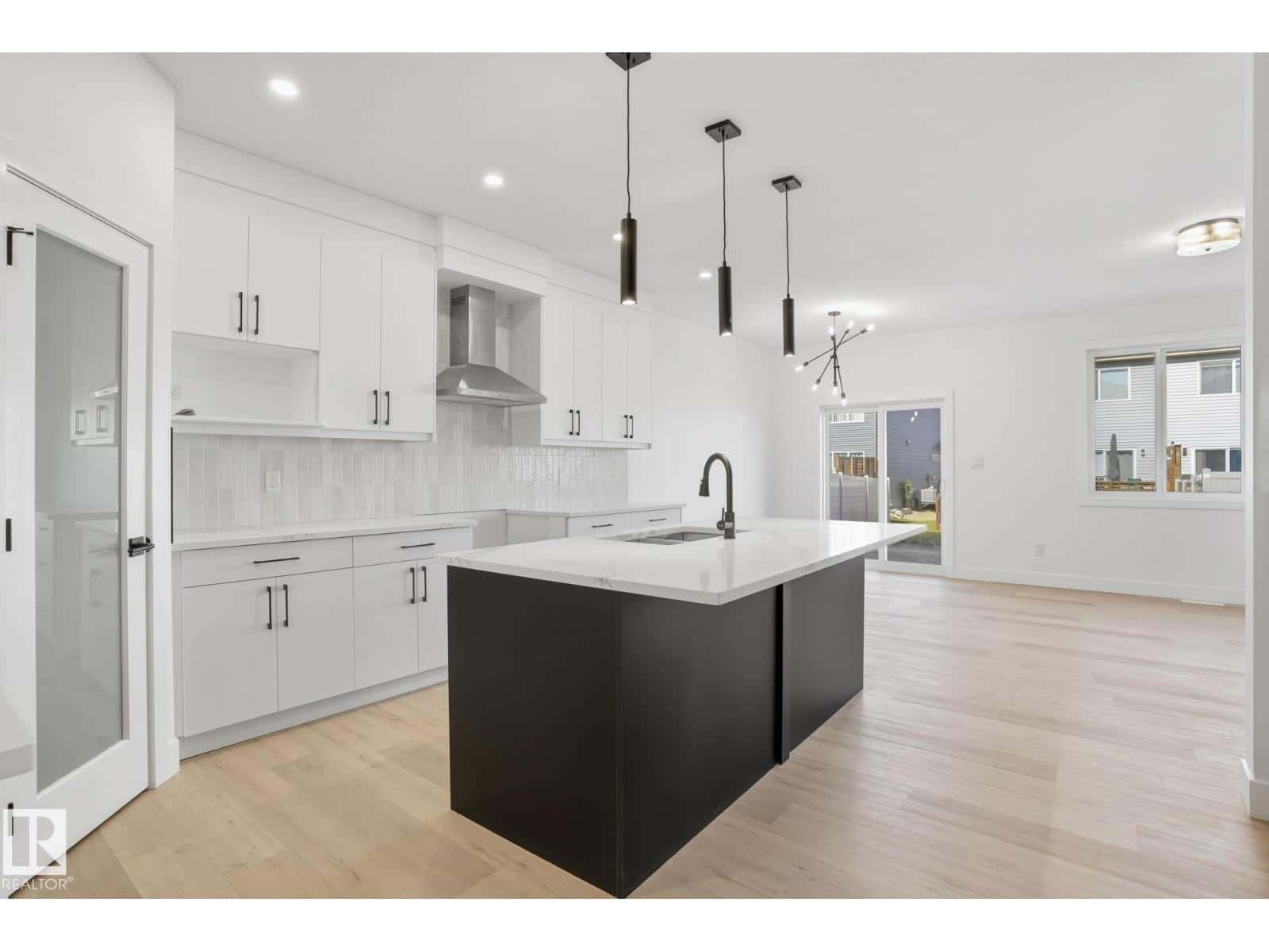 116 Spring LI — Spruce Grove, Alberta - Photo 5 of 16