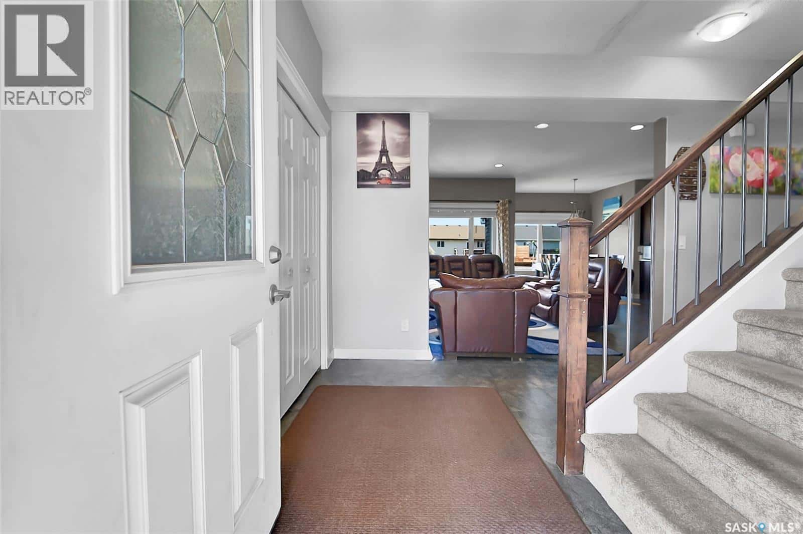 226 Gillies STREET — Saskatoon, Saskatchewan - Photo 2 of 33