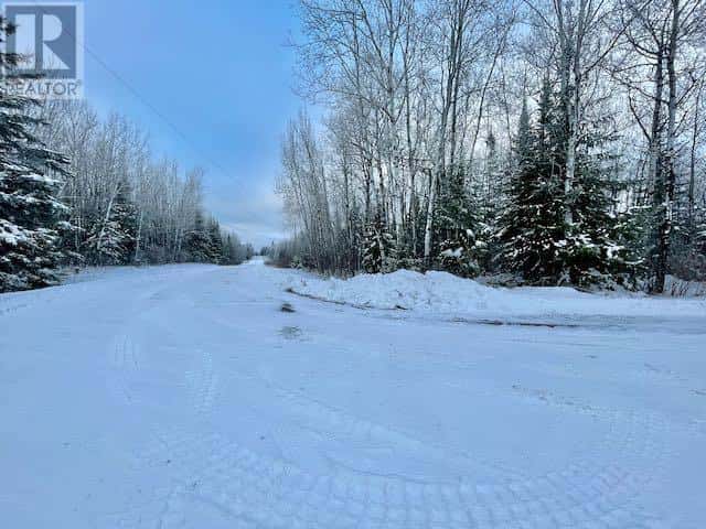 199 Lakeview RD — Dryden, Ontario - Photo 2 of 4