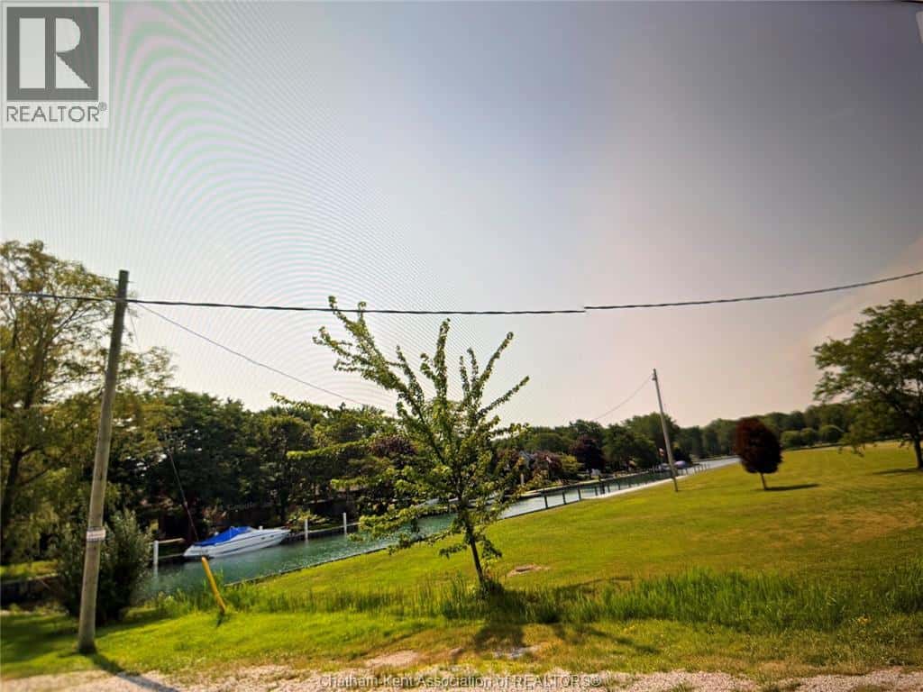 4761 Old River ROAD — St Clair, Ontario - Photo 4 of 5