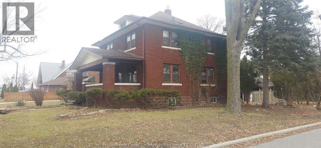 2390 Princess AVENUE — Windsor, Ontario - Photo 4 of 19