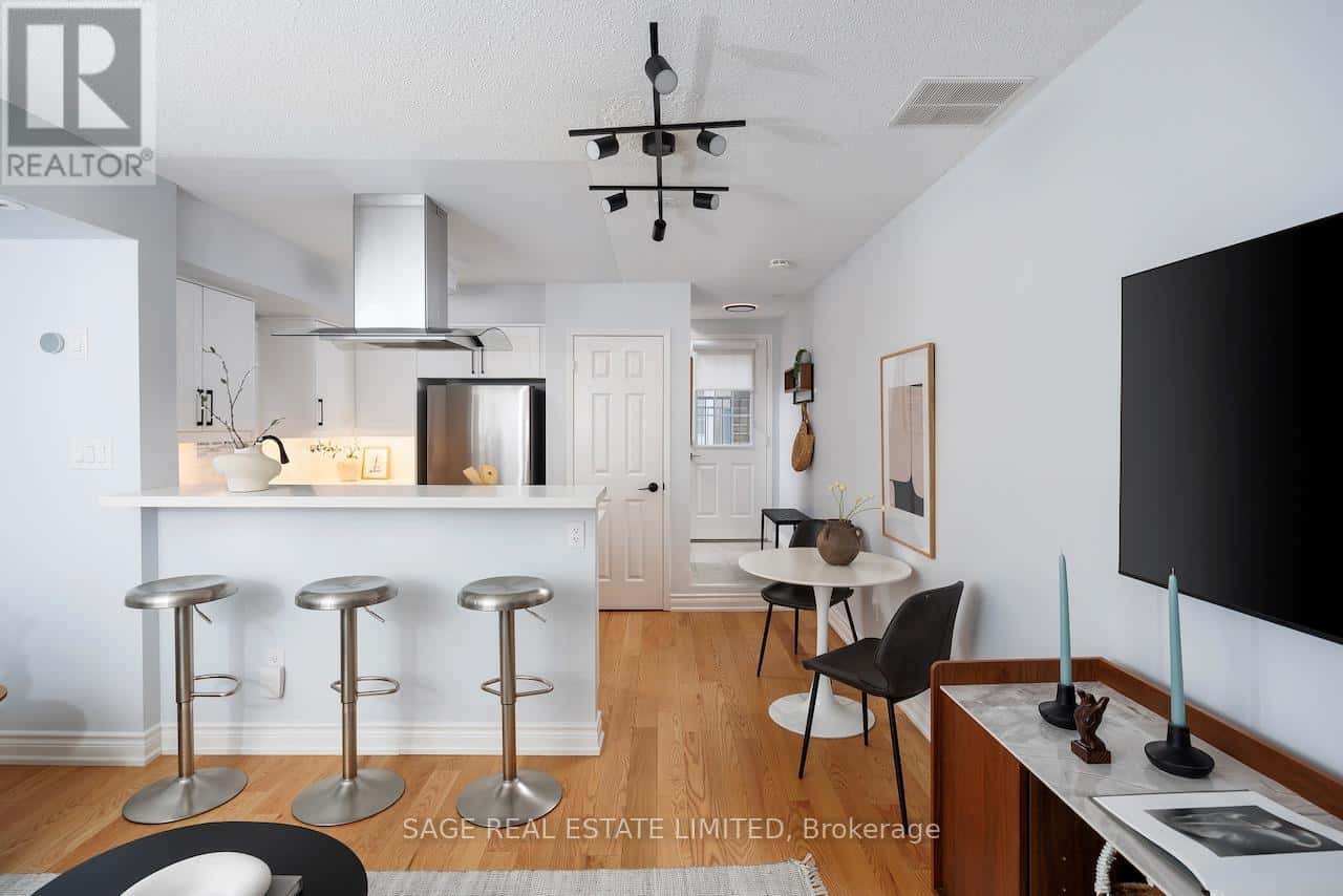 144 - 30 MERCHANT LANE — Toronto (Dufferin Grove), Ontario - Photo 2 of 30