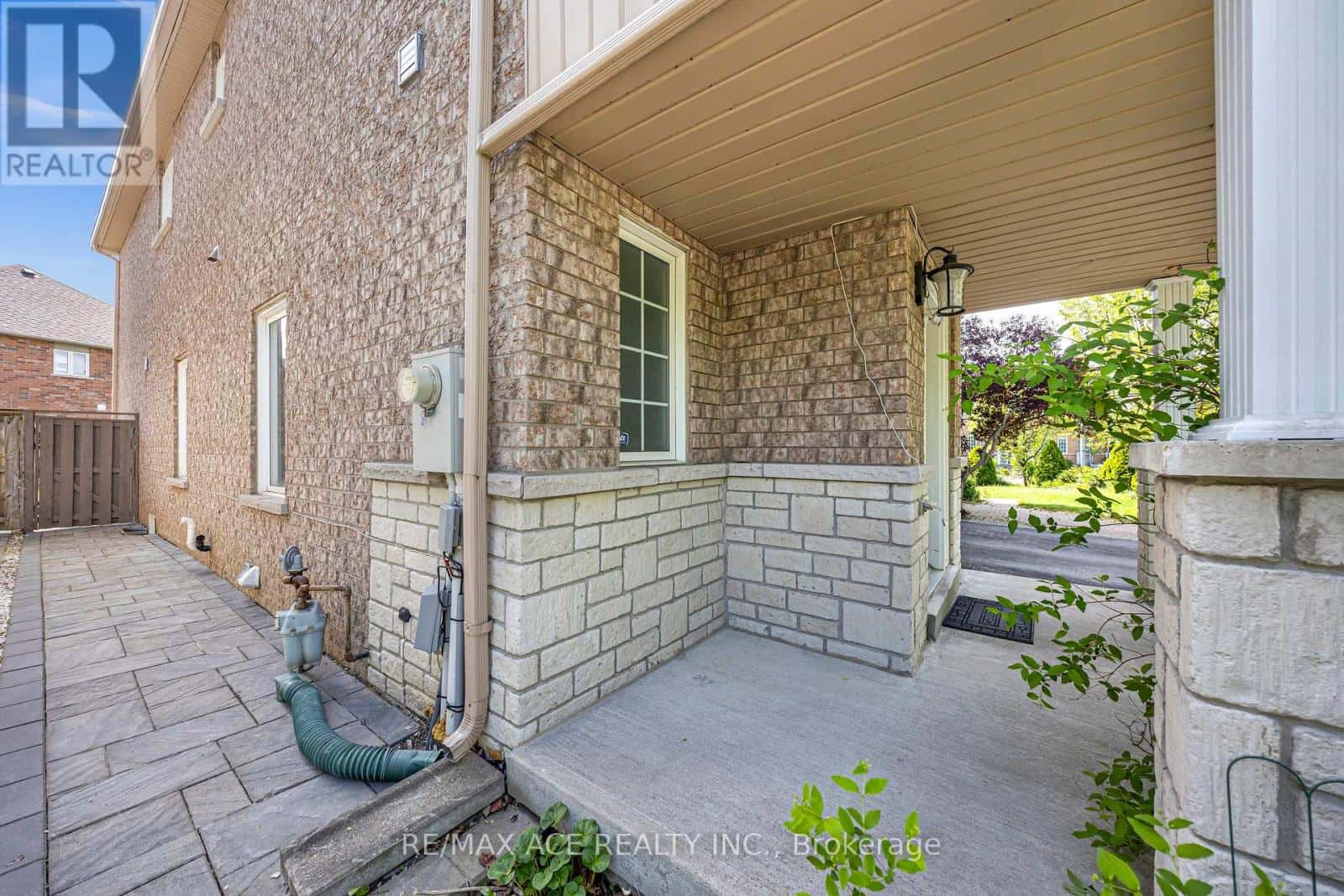 45 HARRY BLAYLOCK DRIVE — Markham (Greensborough), Ontario - Photo 5 of 50