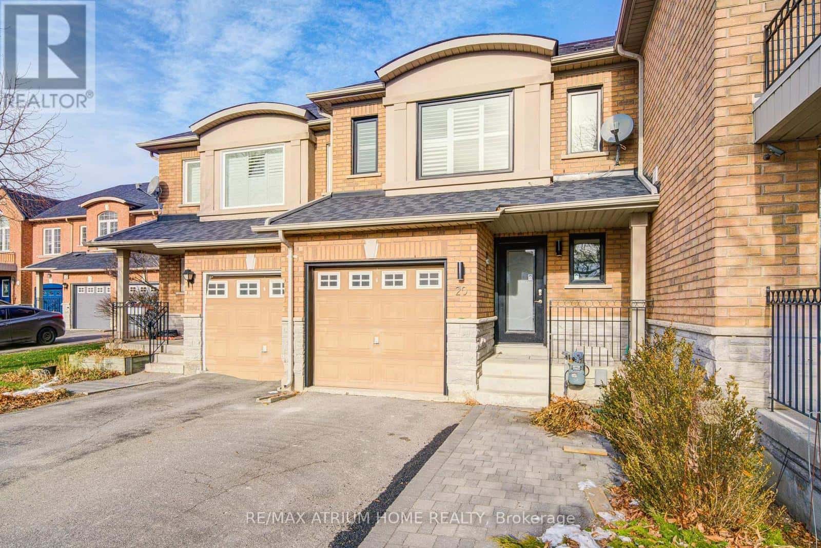 20 MAPLE SUGAR LANE — Vaughan (Patterson), Ontario - Photo 2 of 29