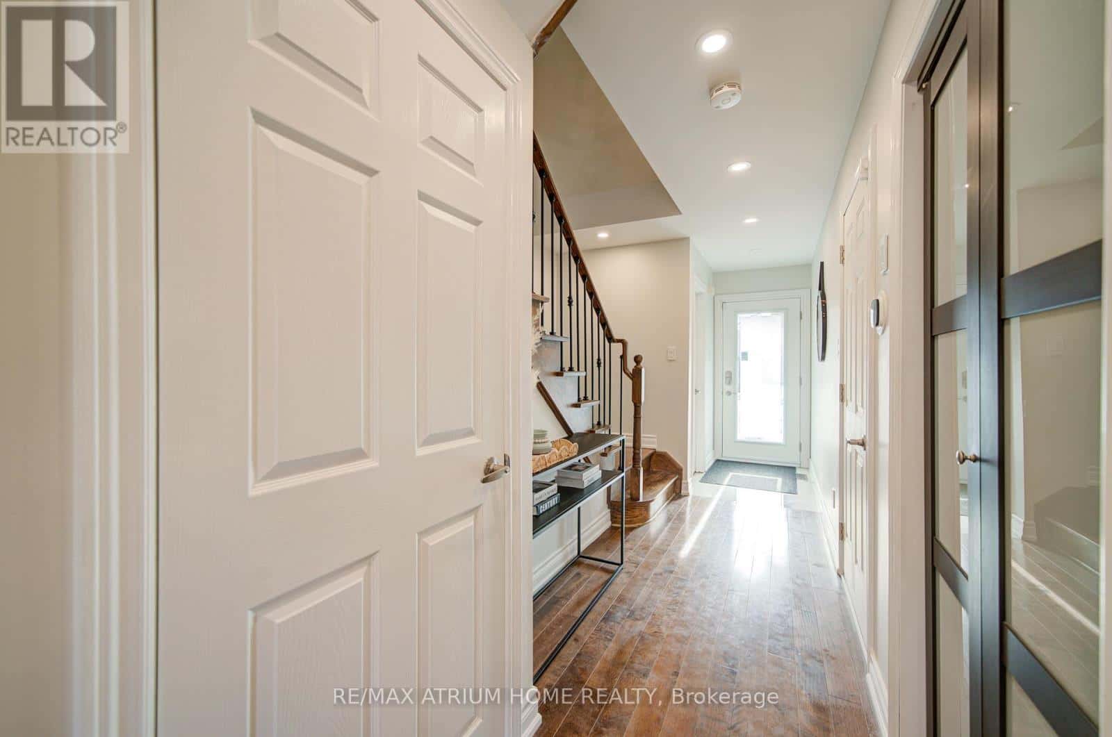 20 MAPLE SUGAR LANE — Vaughan (Patterson), Ontario - Photo 4 of 29