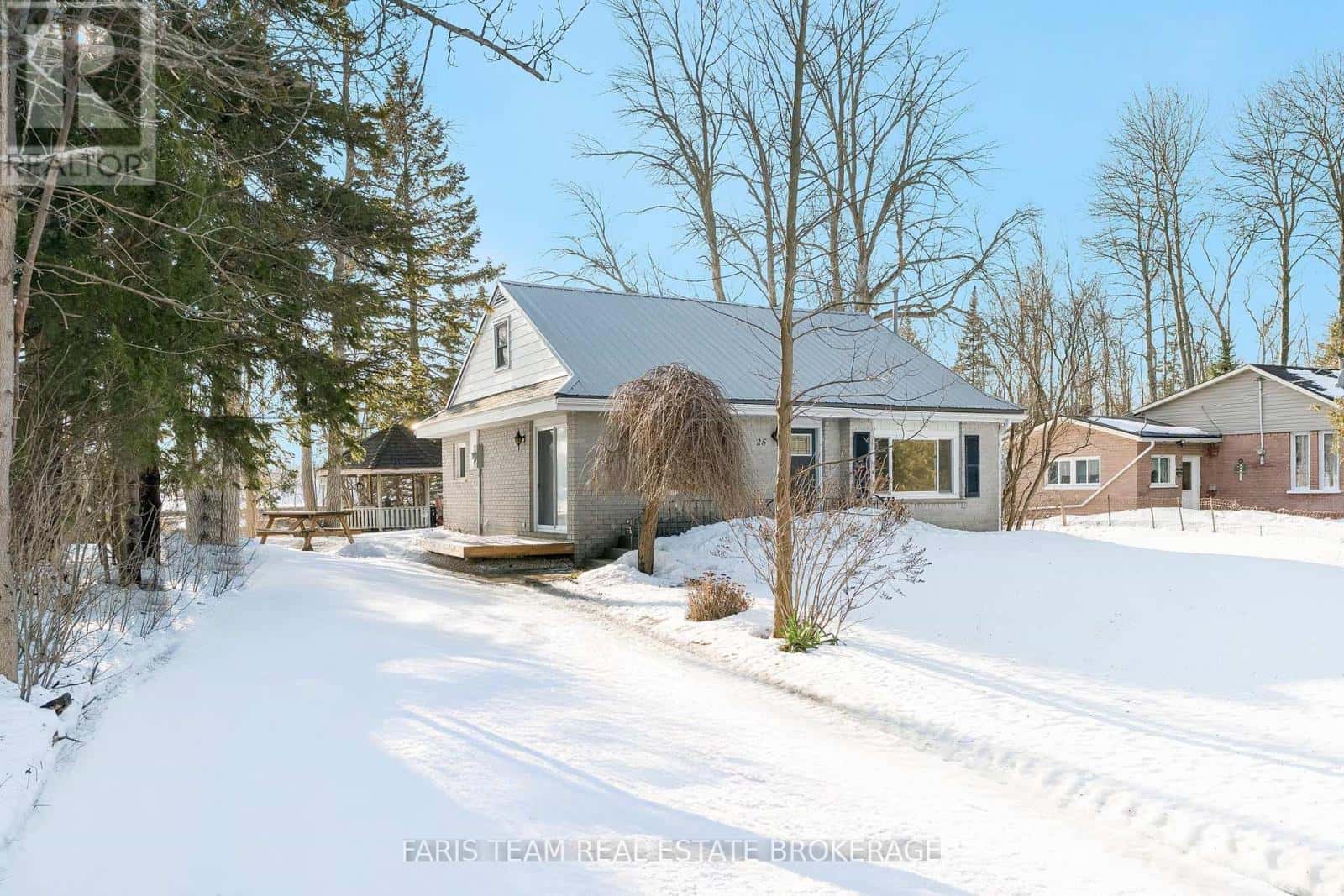 25 AYLING REID COURT — Wasaga Beach, Ontario - Photo 4 of 41