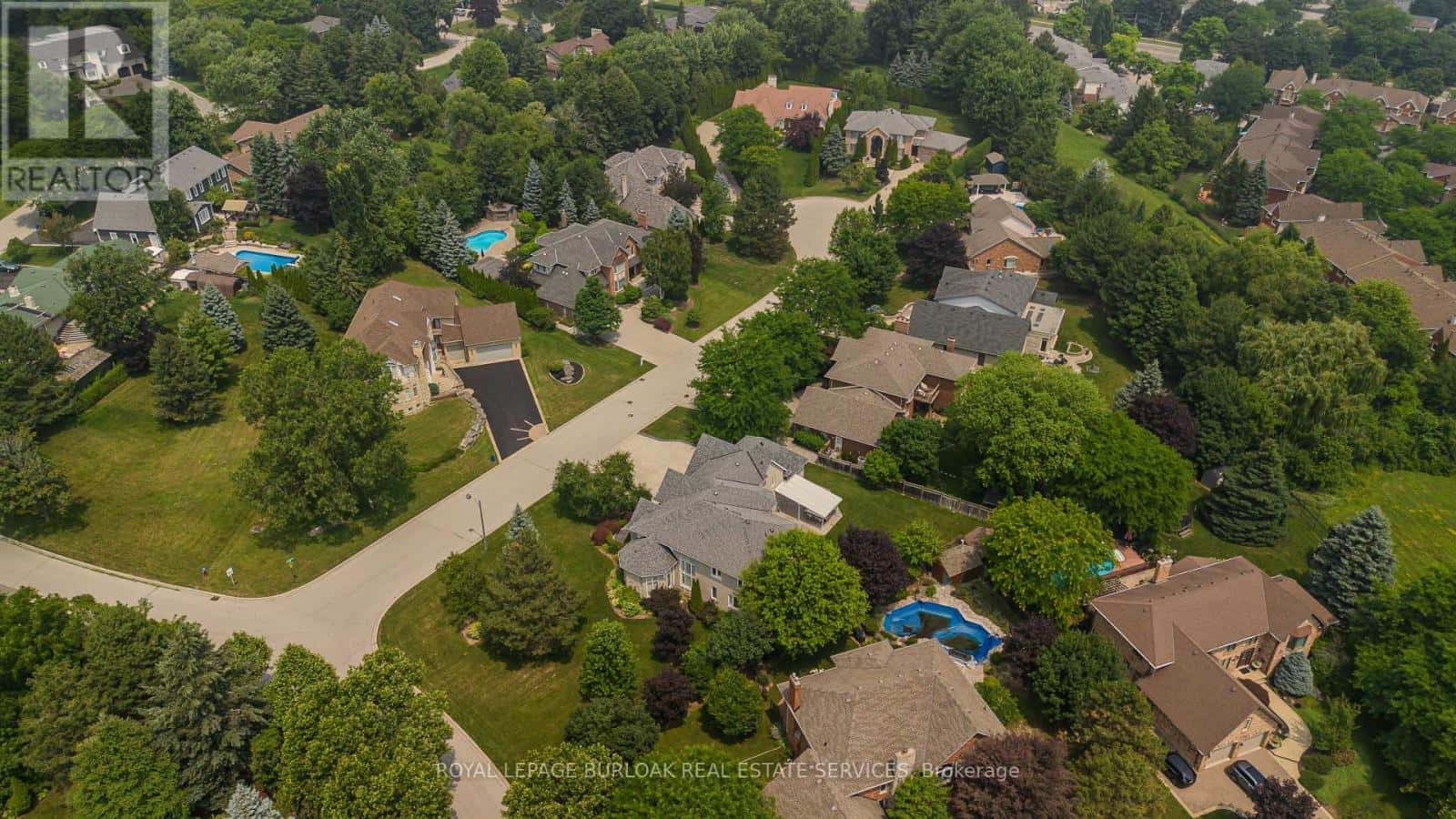 1400 TAMWORTH COURT — Burlington (Tyandaga), Ontario - Photo 2 of 45