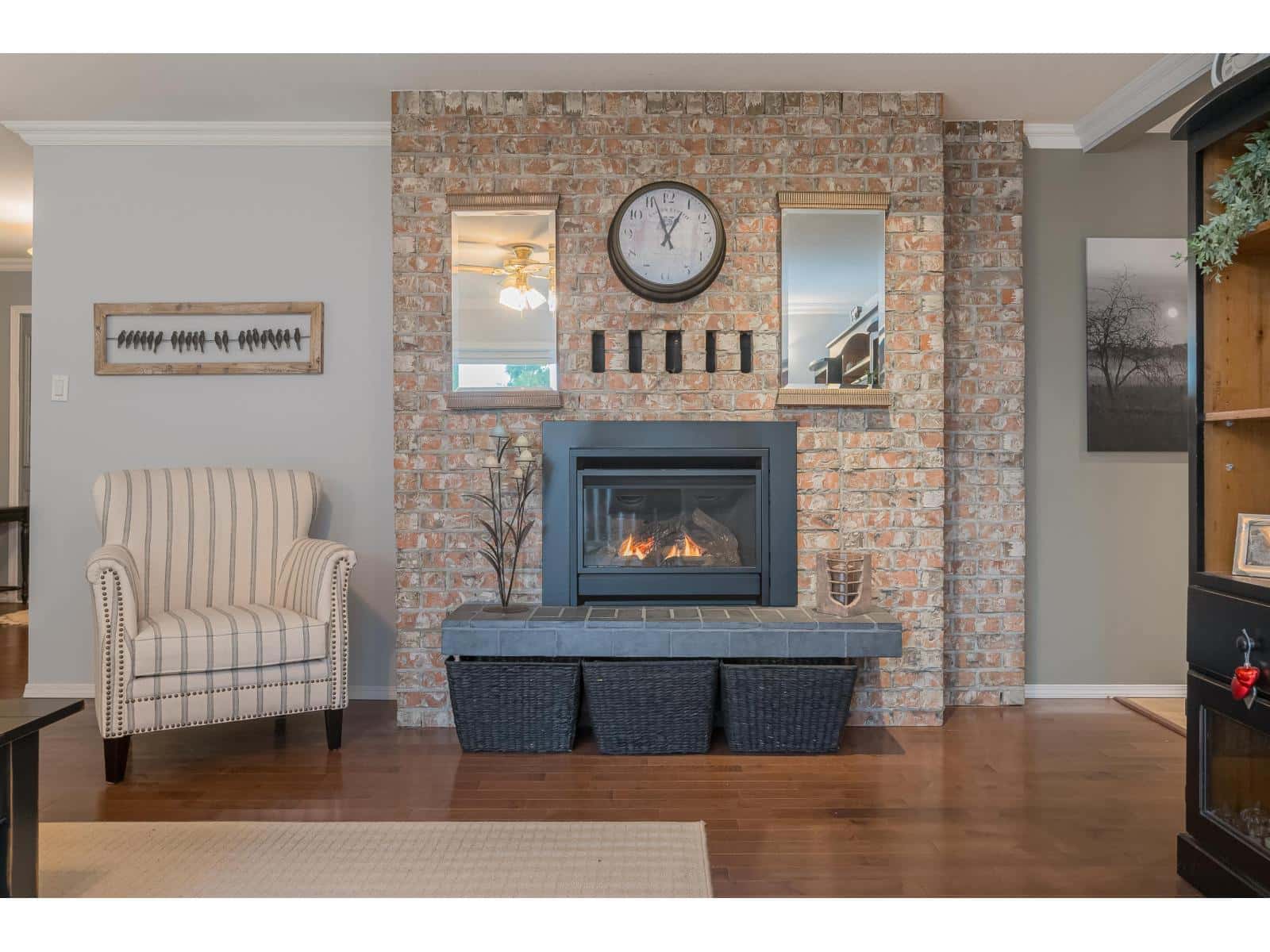 17411 29 AVENUE — Surrey, British Columbia - Photo 3 of 40