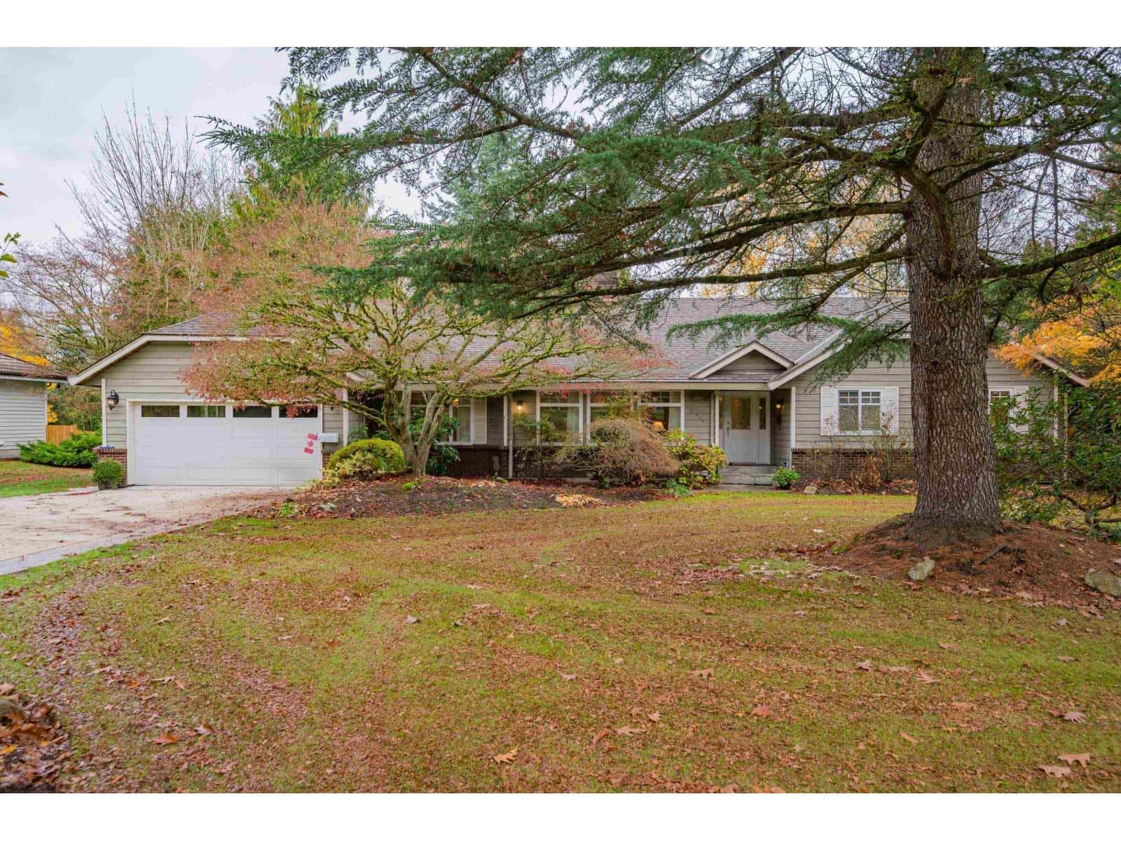 17411 29 AVENUE — Surrey, British Columbia - Photo 2 of 40