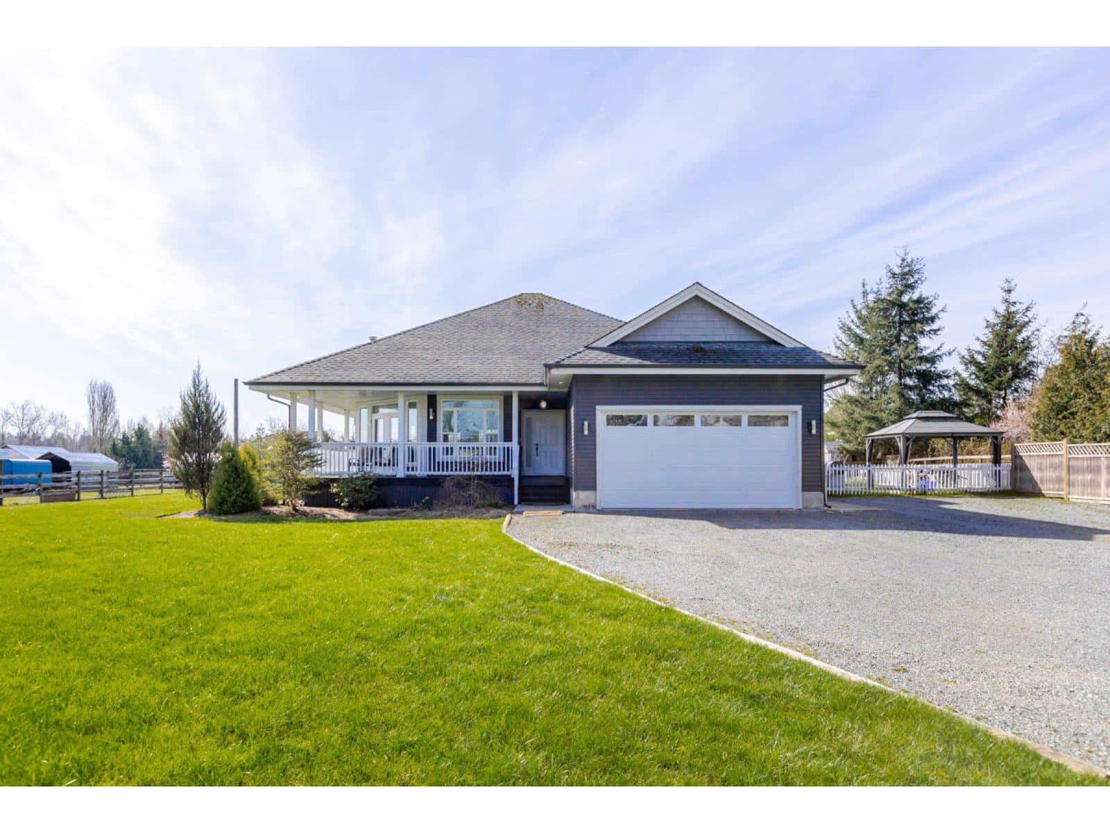 23436 44 AVENUE — Langley, British Columbia - Photo 4 of 40