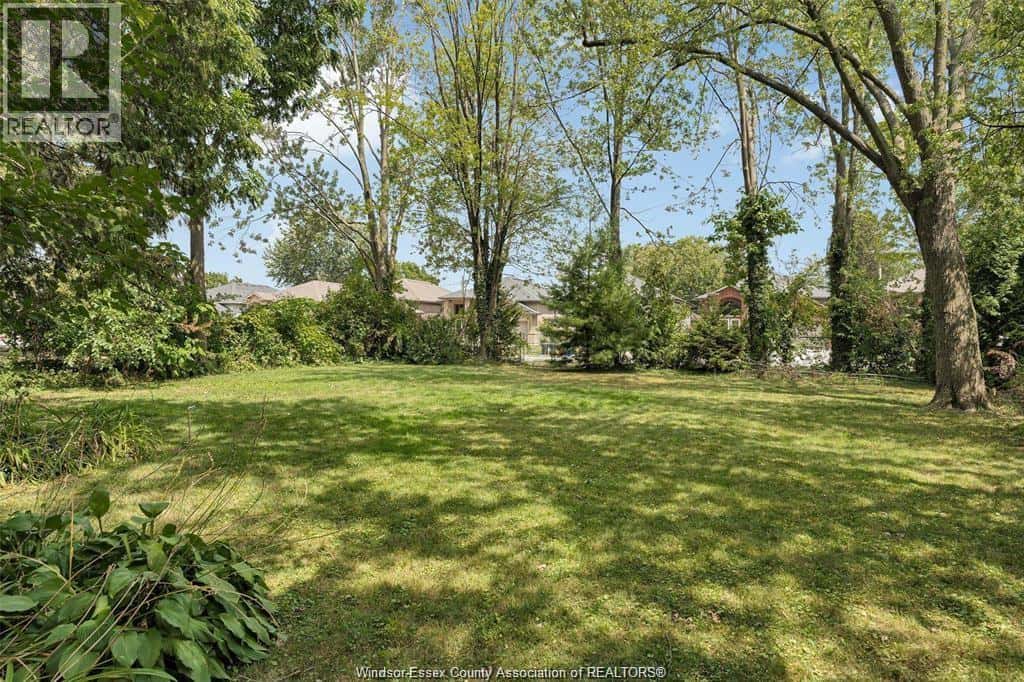 V/L EASTLAWN — Windsor, Ontario - Photo 4 of 4