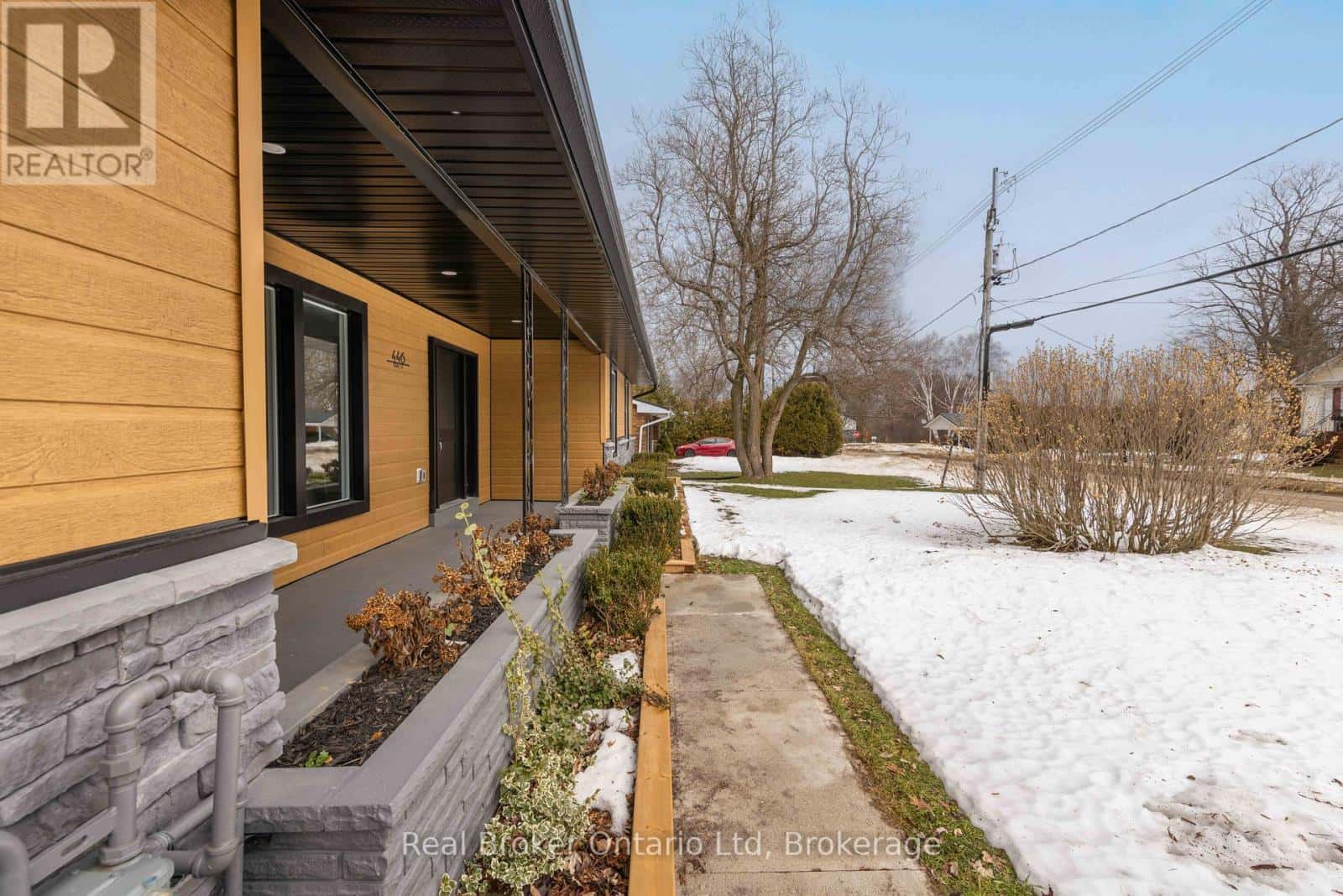 446 ISAAC STREET — South Bruce Peninsula, Ontario - Photo 4 of 37