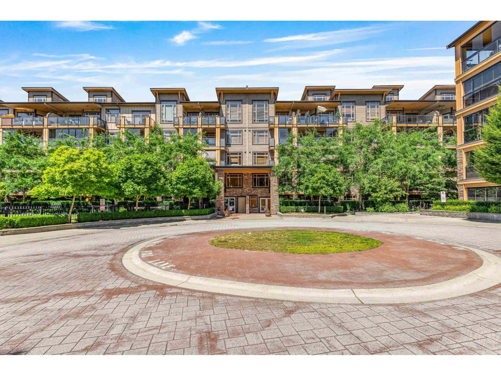 356 8258 207A STREET — Langley, British Columbia - Photo 3 of 40