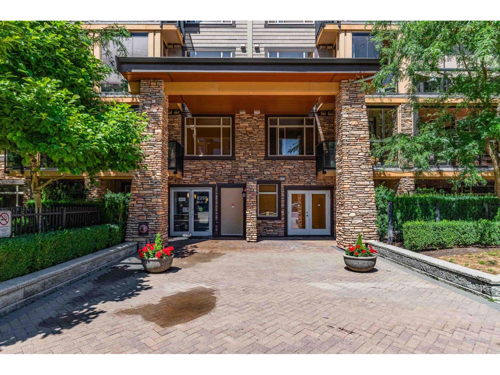 356 8258 207A STREET — Langley, British Columbia - Photo 4 of 40