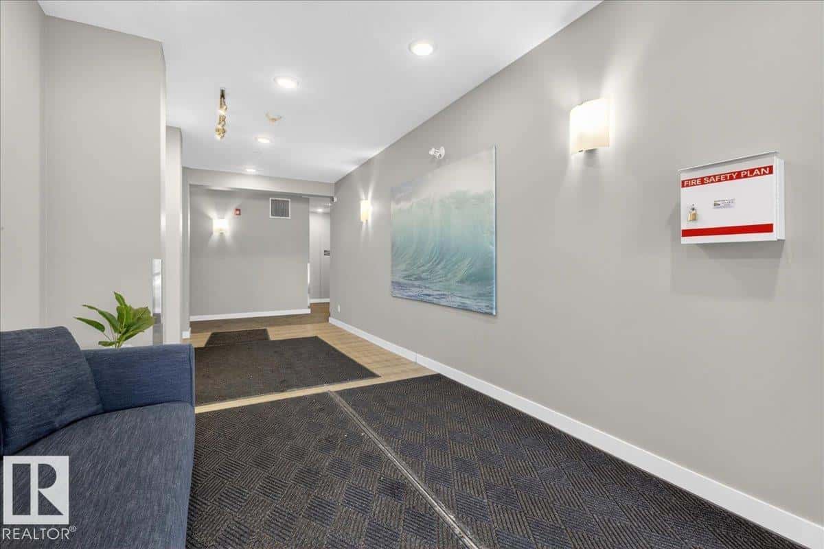 #406 8525 91 ST NW — Edmonton, Alberta - Photo 5 of 44