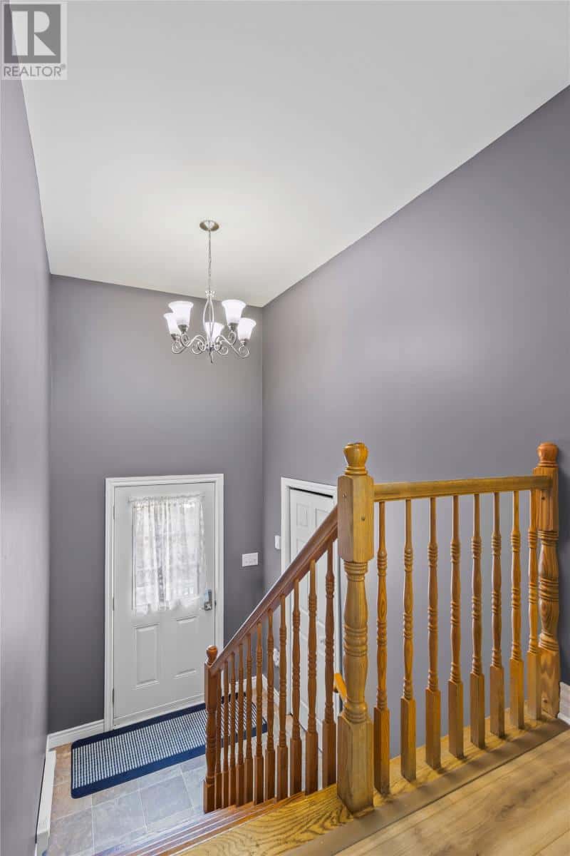 75 Hibbs Road — Conception Bay South, Newfoundland & Labrador - Photo 2 of 26